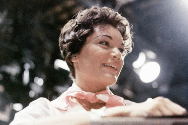 Lirik Lagu Pretty Little Baby dari Connie Francis
